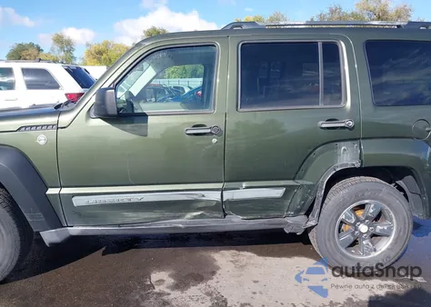 2008 Jeep Liberty Sport z USA, uszkodzony, nr VIN 1J8GN28K68W154845